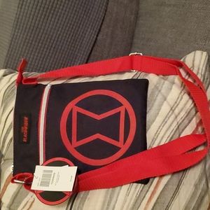Marvel- black widow passport cross body bag